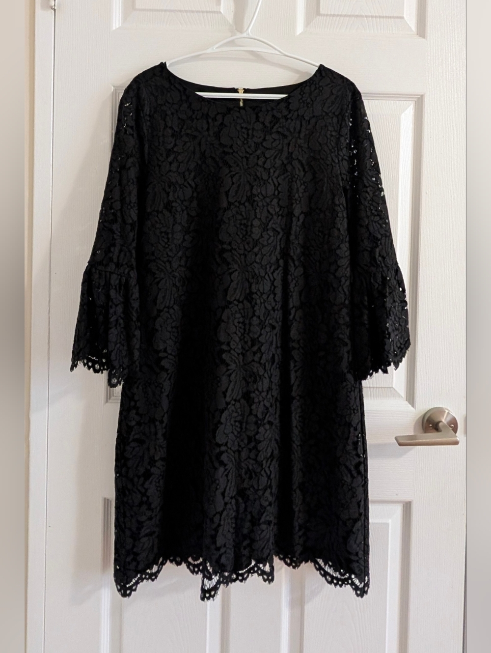 IMNYC Black Lace Bell Sleeve Shift Dress Minimalist Classic Cocktail Party L